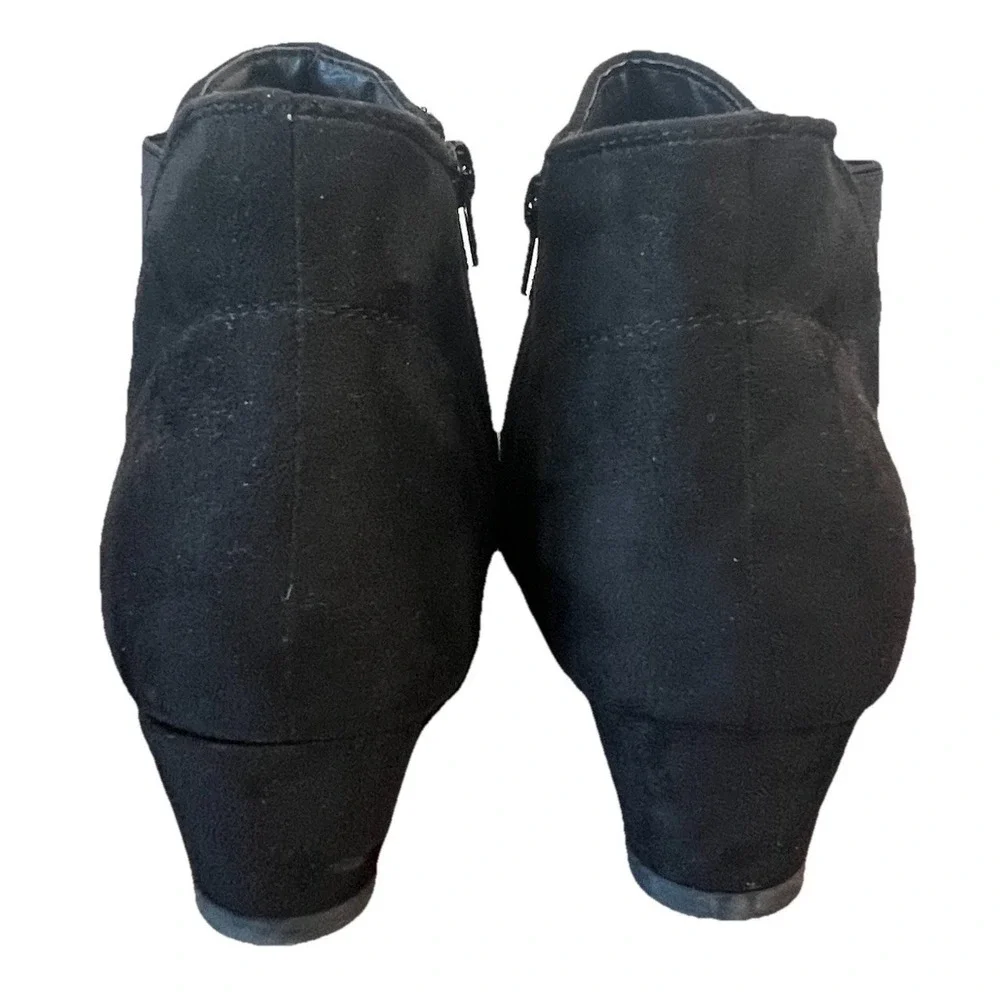 It's OK Women's Janelle Ankle Boots Size 7 1/2W Black Suede‎ Zip Up 149421
